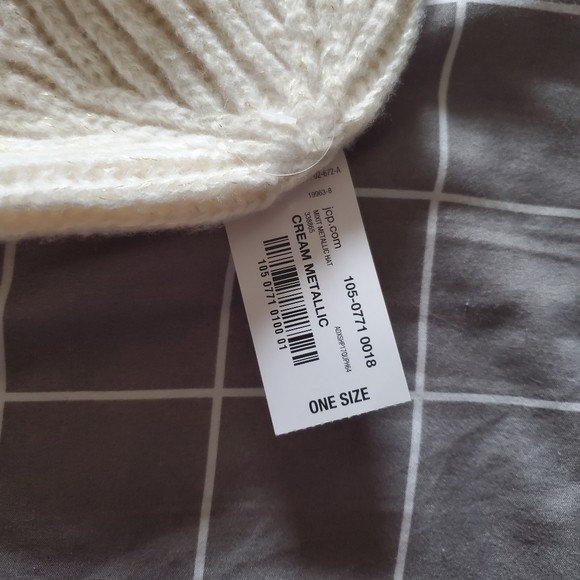 Cream Knit Beanie - Picture 4 of 4